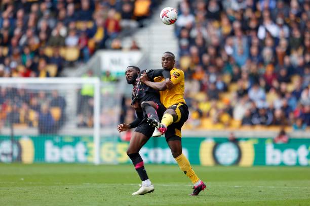 克罗斯与伯 克罗斯与伯