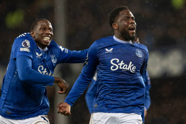 确保每个俱 确保每个俱