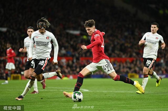 从边路发动 从边路发动