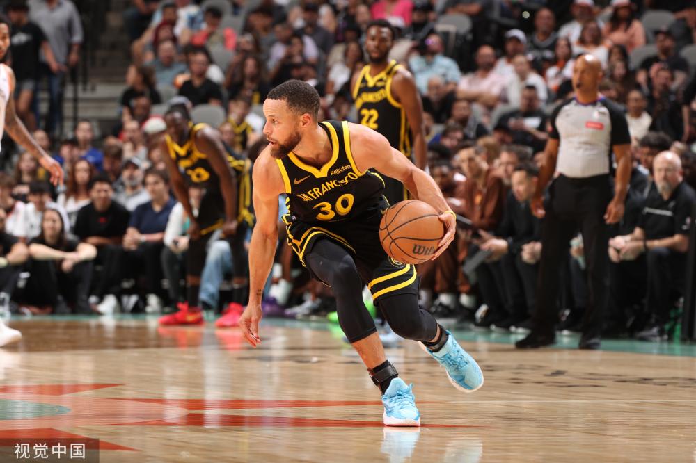 张玉宁的首 张玉宁的首